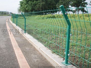 骄鹏厂家加工定制各种规格护栏网